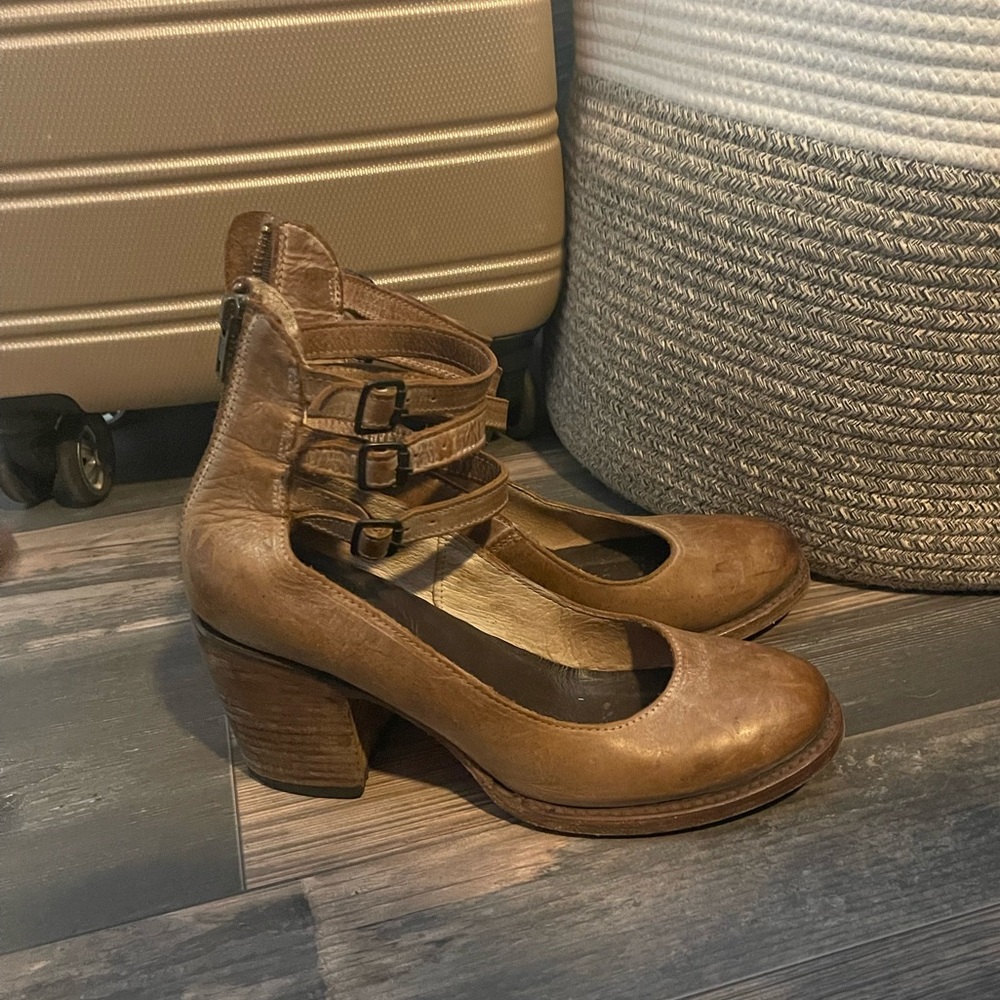 Randi Freebirds by Steven size 8